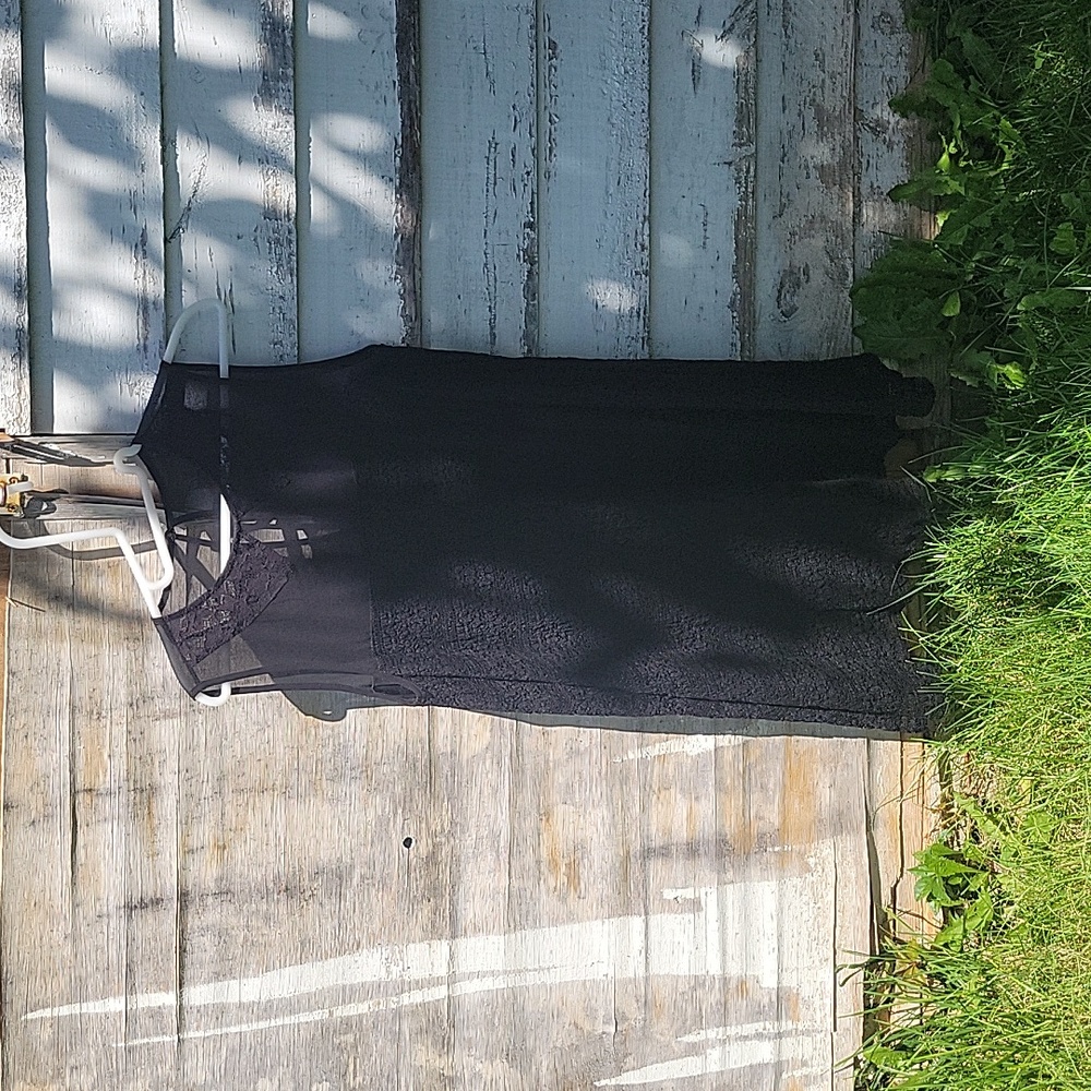 Alison Hayes black lace collar dress